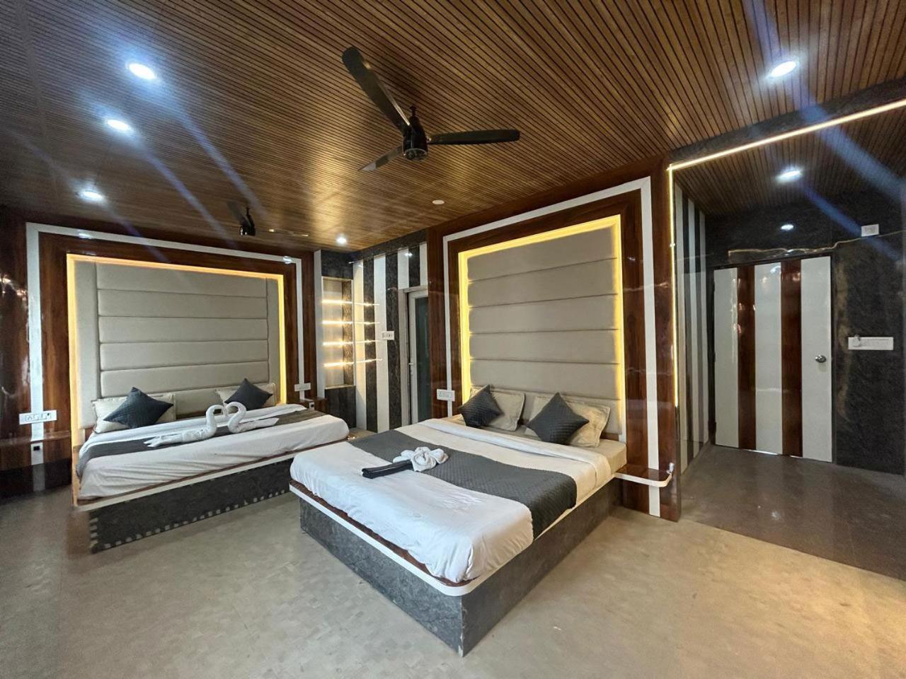 Hotel Dev Ganga ริชิเคช ภายนอก รูปภาพ