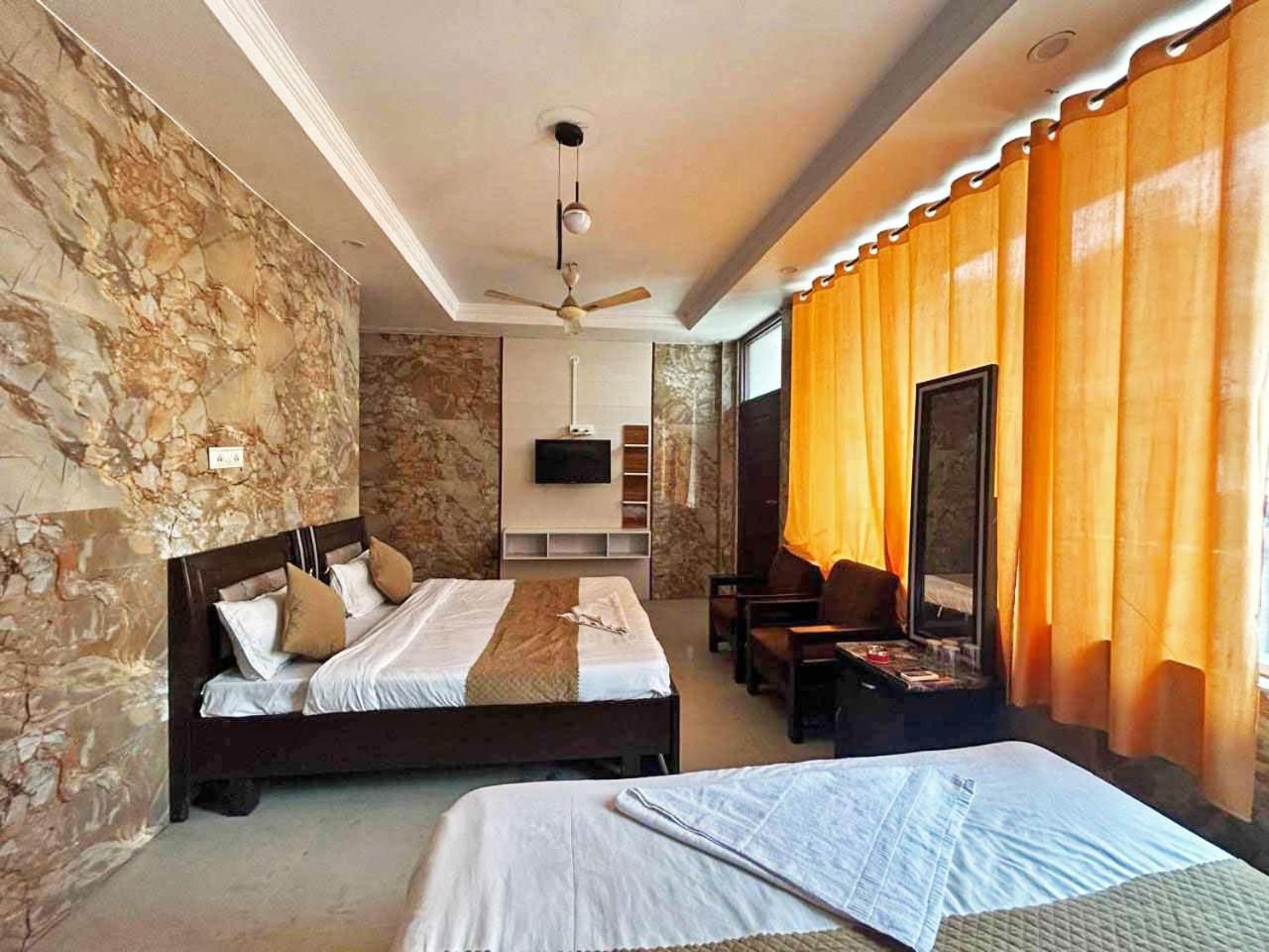 Hotel Dev Ganga ริชิเคช ภายนอก รูปภาพ