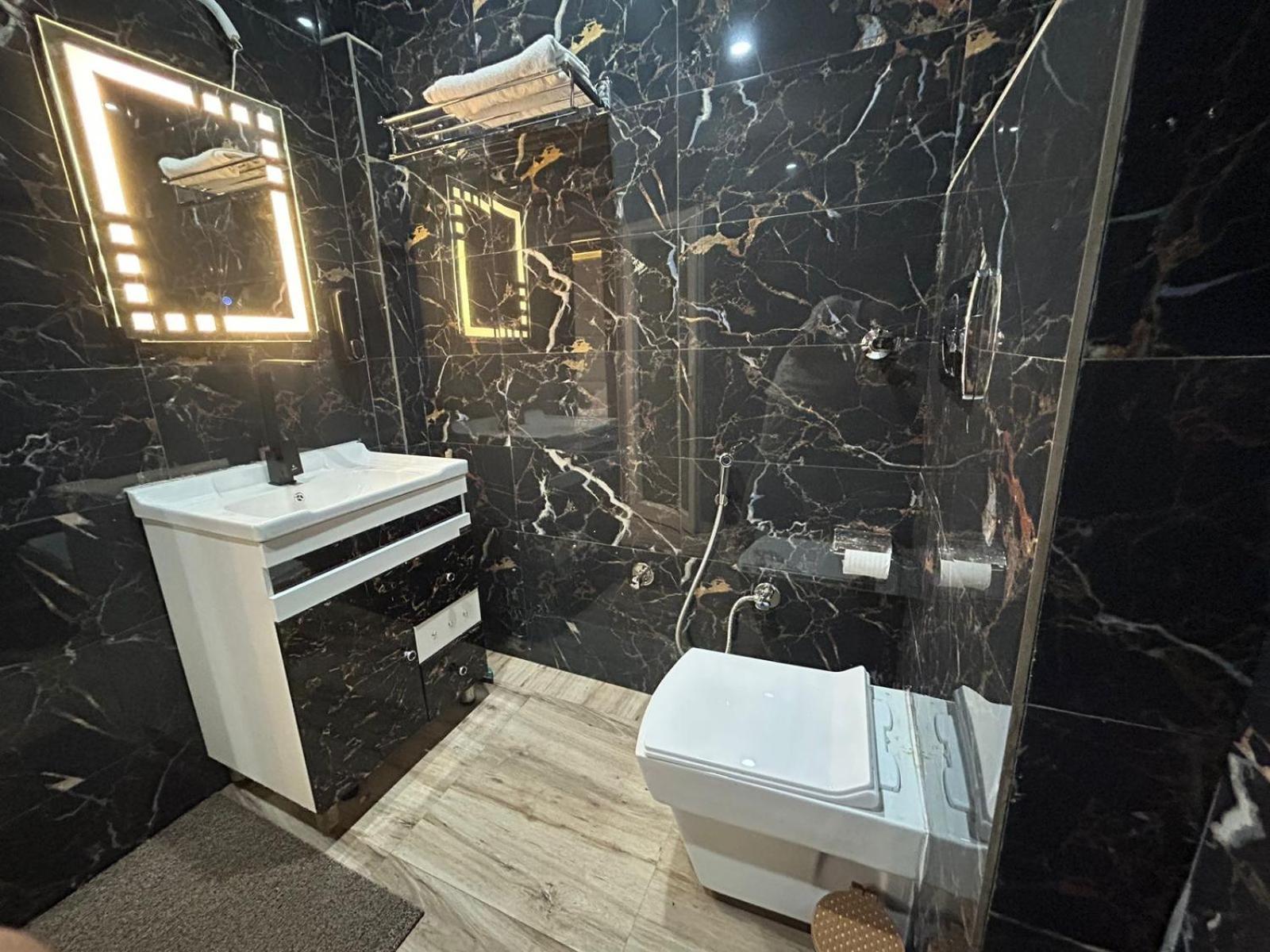 Hotel Dev Ganga ริชิเคช ภายนอก รูปภาพ