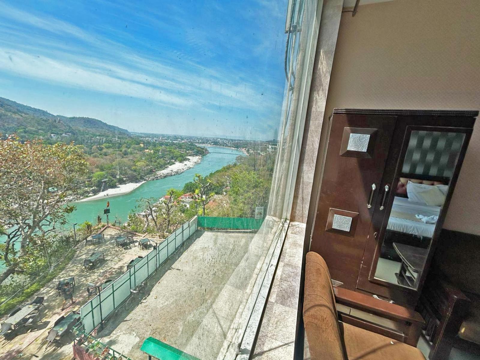 Hotel Dev Ganga ริชิเคช ภายนอก รูปภาพ