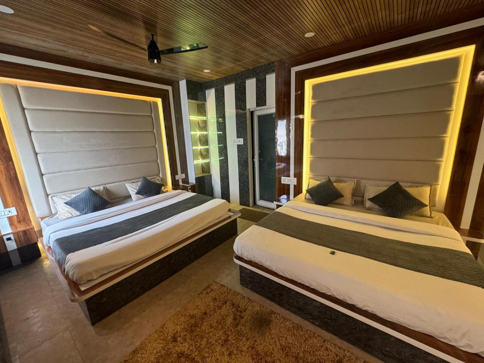 Hotel Dev Ganga ริชิเคช ภายนอก รูปภาพ