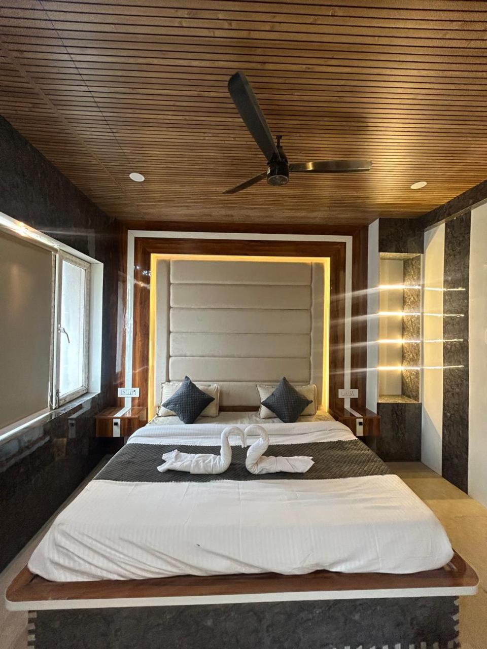 Hotel Dev Ganga ริชิเคช ภายนอก รูปภาพ