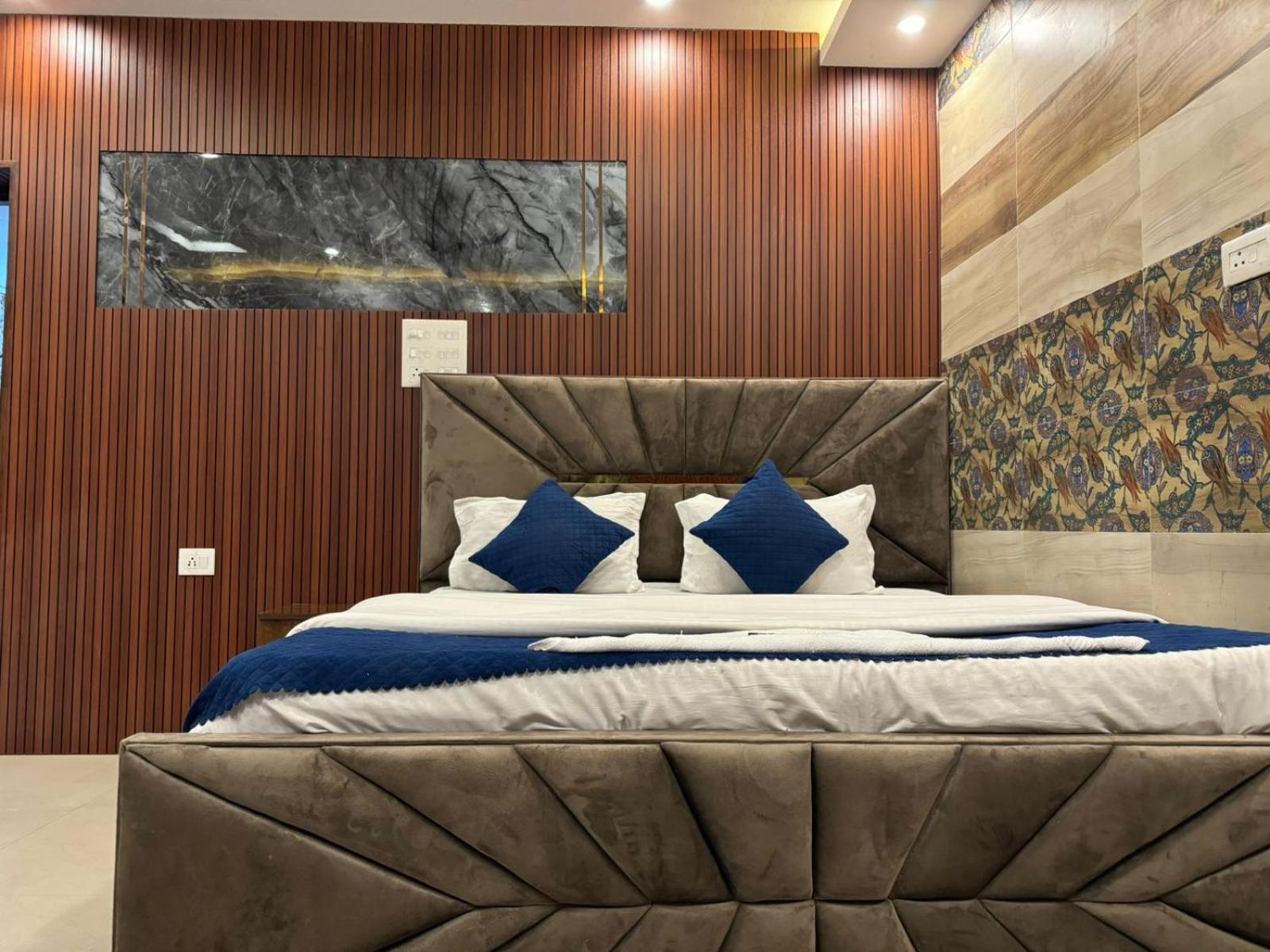 Hotel Dev Ganga ริชิเคช ภายนอก รูปภาพ