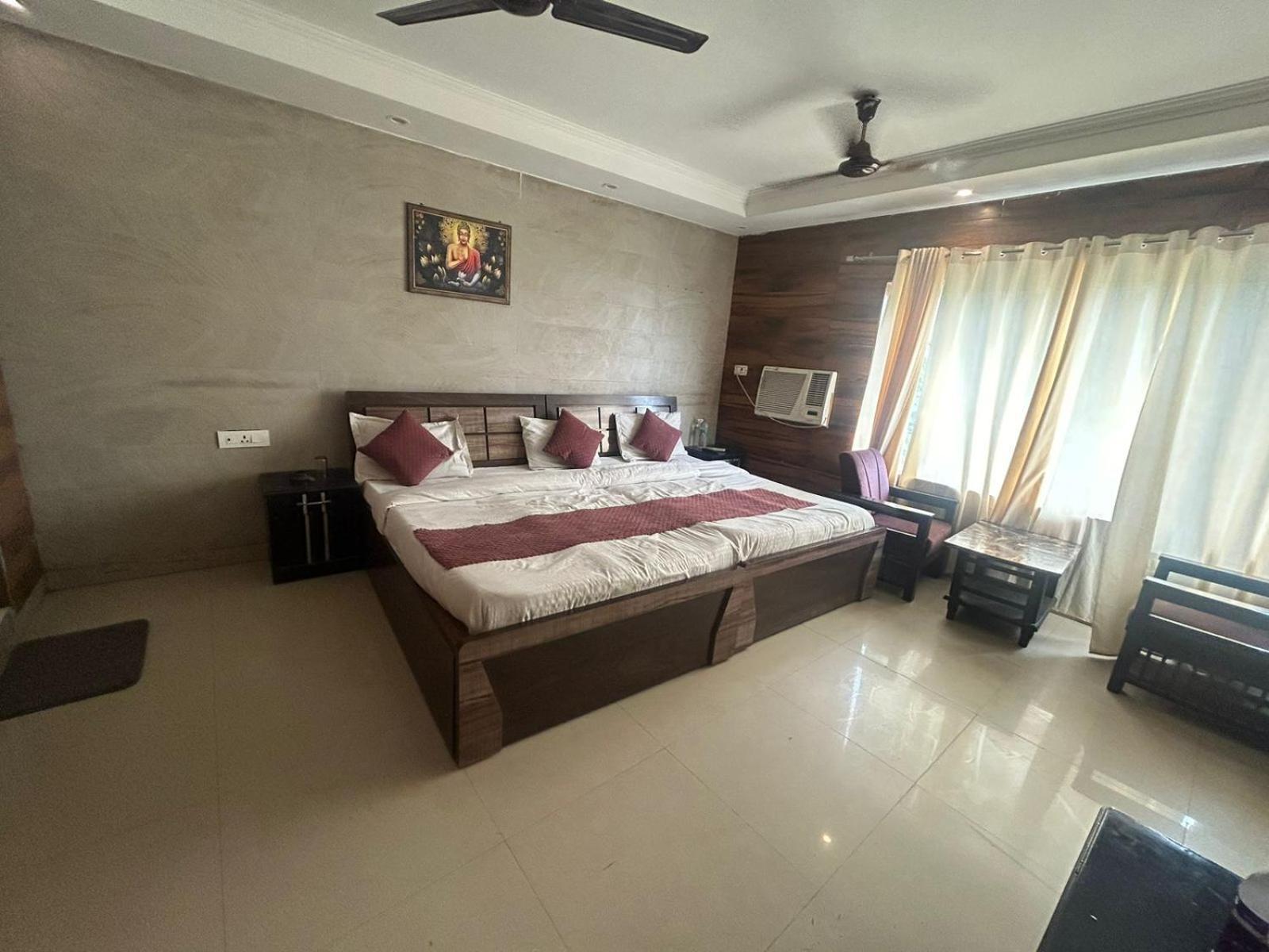 Hotel Dev Ganga ริชิเคช ภายนอก รูปภาพ