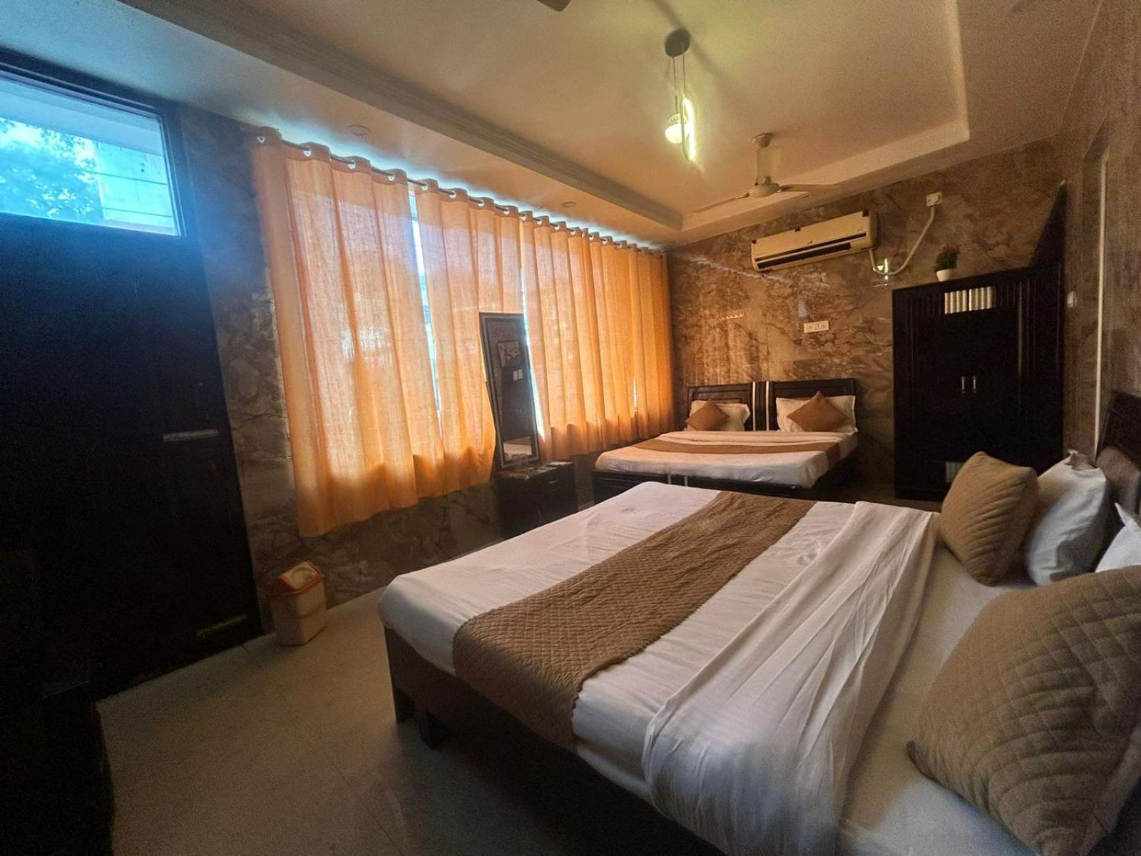 Hotel Dev Ganga ริชิเคช ภายนอก รูปภาพ