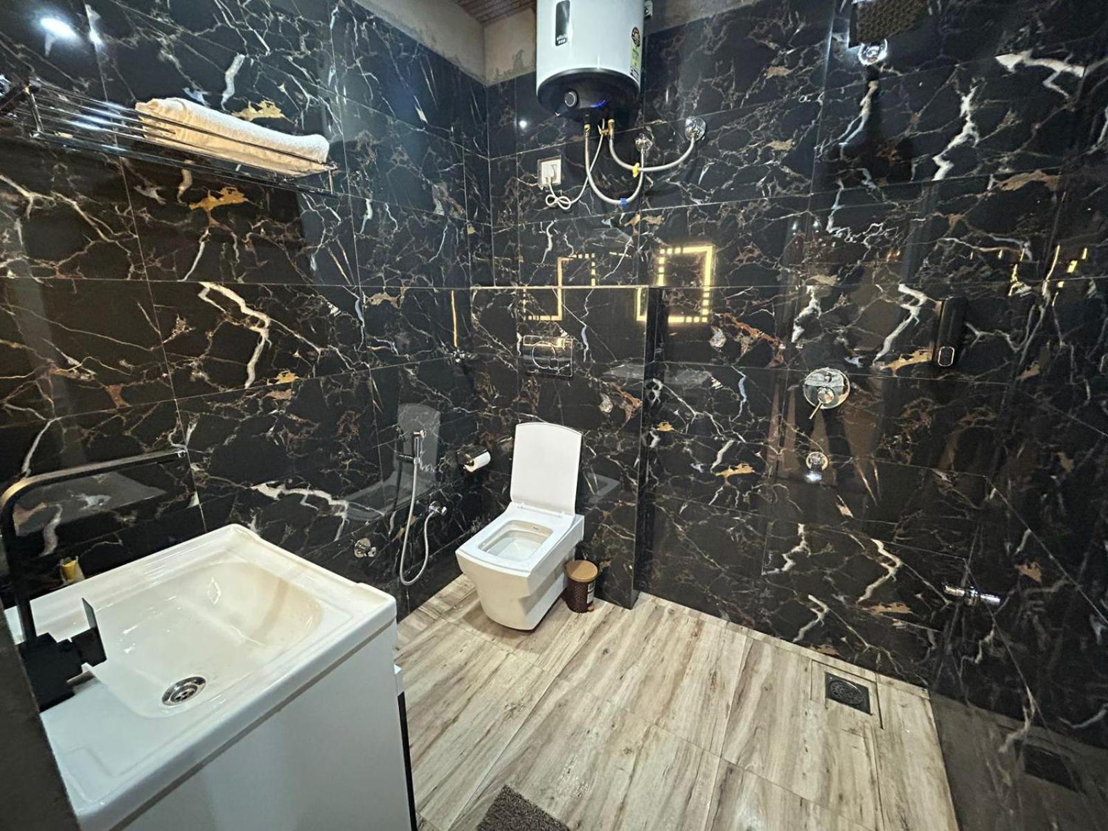 Hotel Dev Ganga ริชิเคช ภายนอก รูปภาพ